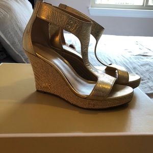 Michael Kors Gold Sandals size 6.5 , almost new!!